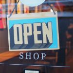 tienda abierta