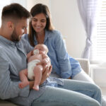 Padres y bebés en casa